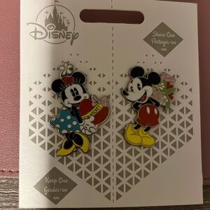 Vintage Style Mickey and Minnie Pin Set